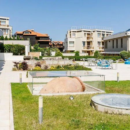 Hotell Apolonis 3*