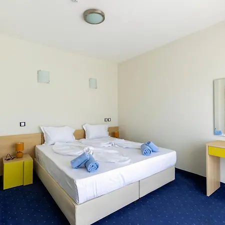 Apolonis Hotell 3*