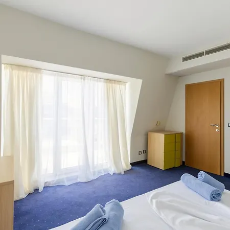 Apolonis Hotell 3*